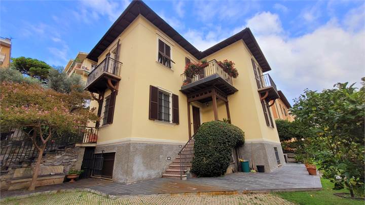 Apartment for sale in Genova
