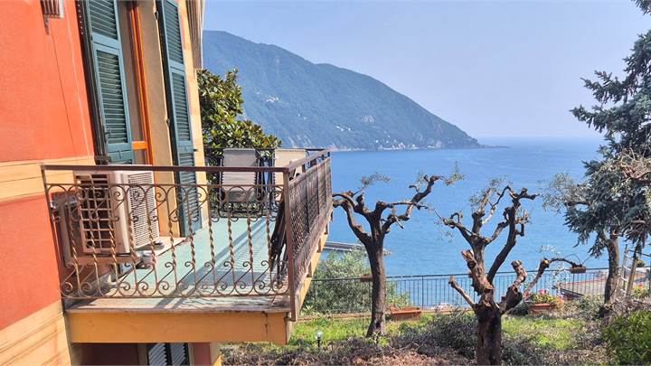 RECCO MEGLI imprendibile vista mare