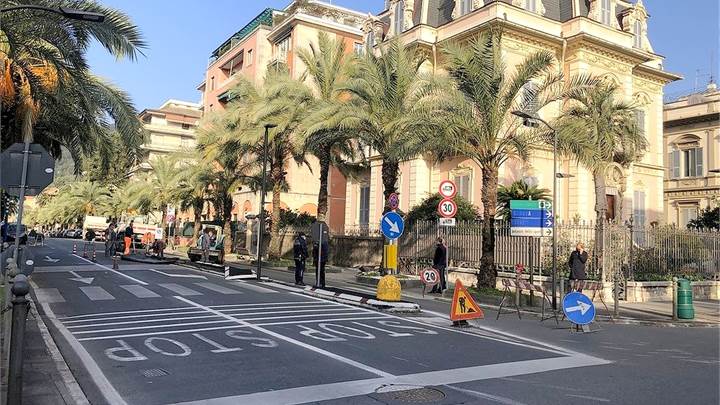 CHIAVARI in centro: bellissimo 6 vani biservizi, nel verde