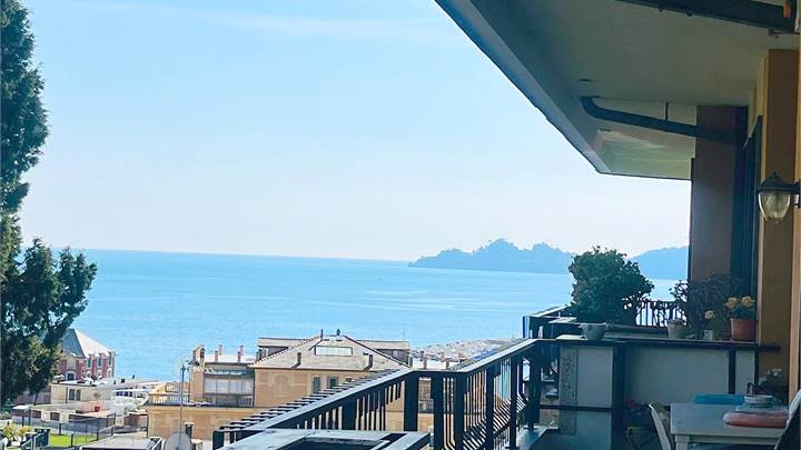 RAPALLO contesto moderno, comodissimo al mare 