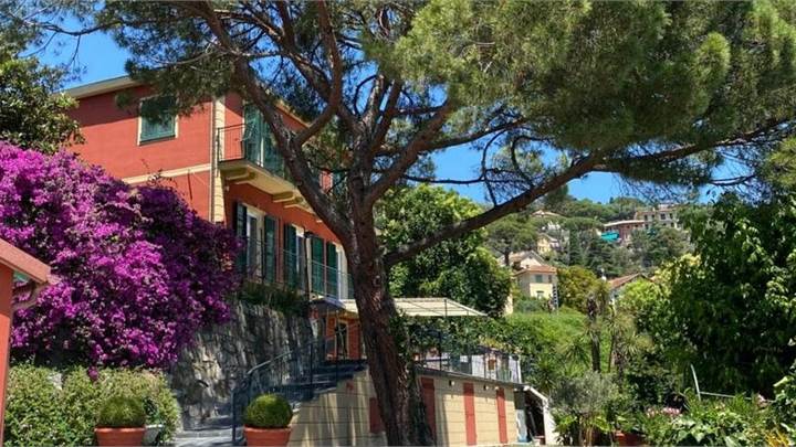 SANTA MARGHERITA Splendida villa con giardino
